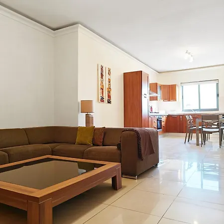 Ivy Apartman *